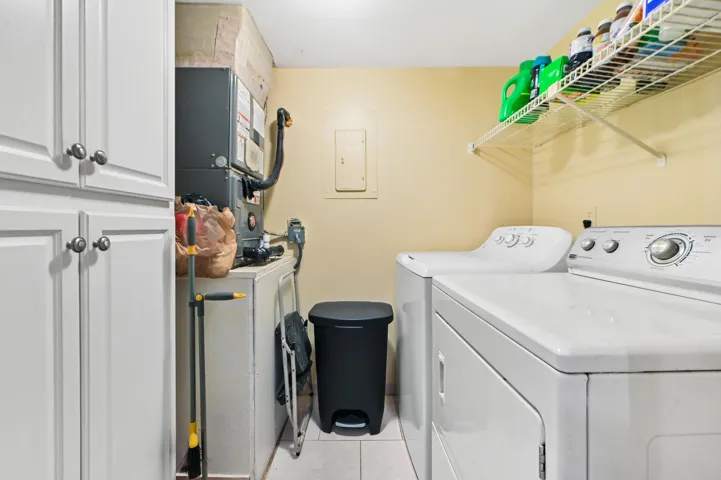 15 laundry room 01