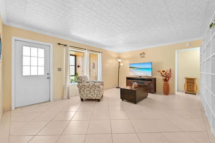 06 Living Room 03