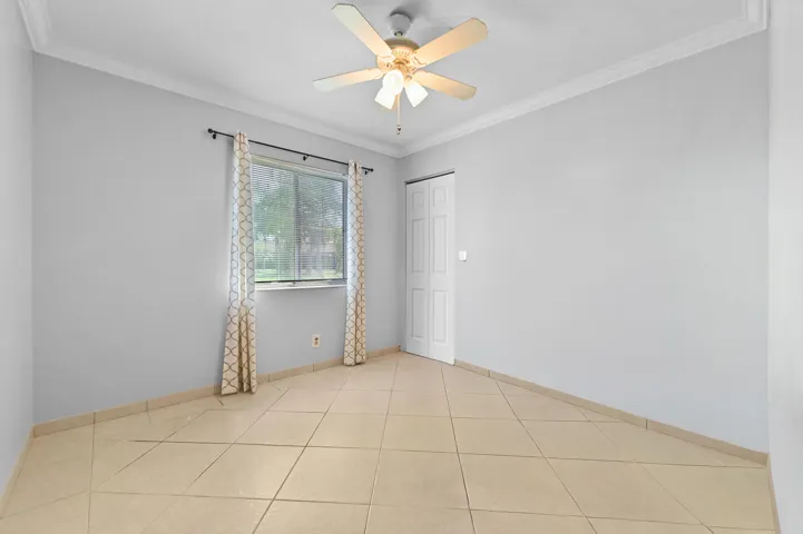 16 bedroom 01