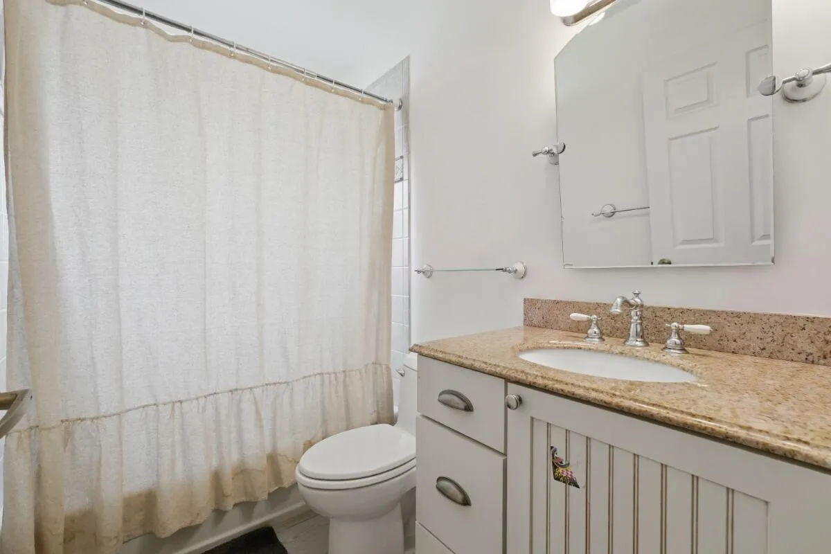 021_DSC05718_autoremove_49511830_MLS