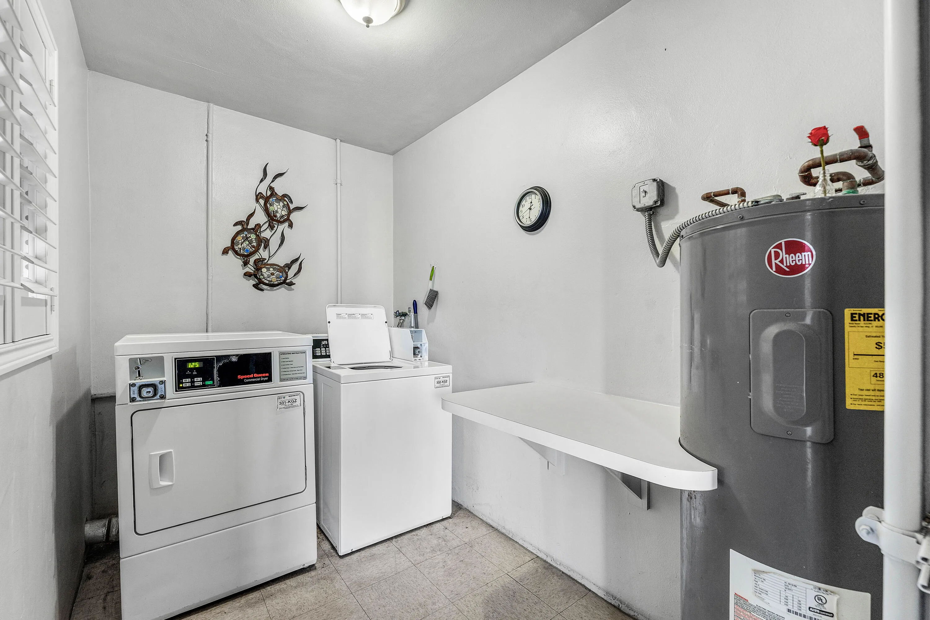 017-4111Northeast21stWay-204-LighthouseP