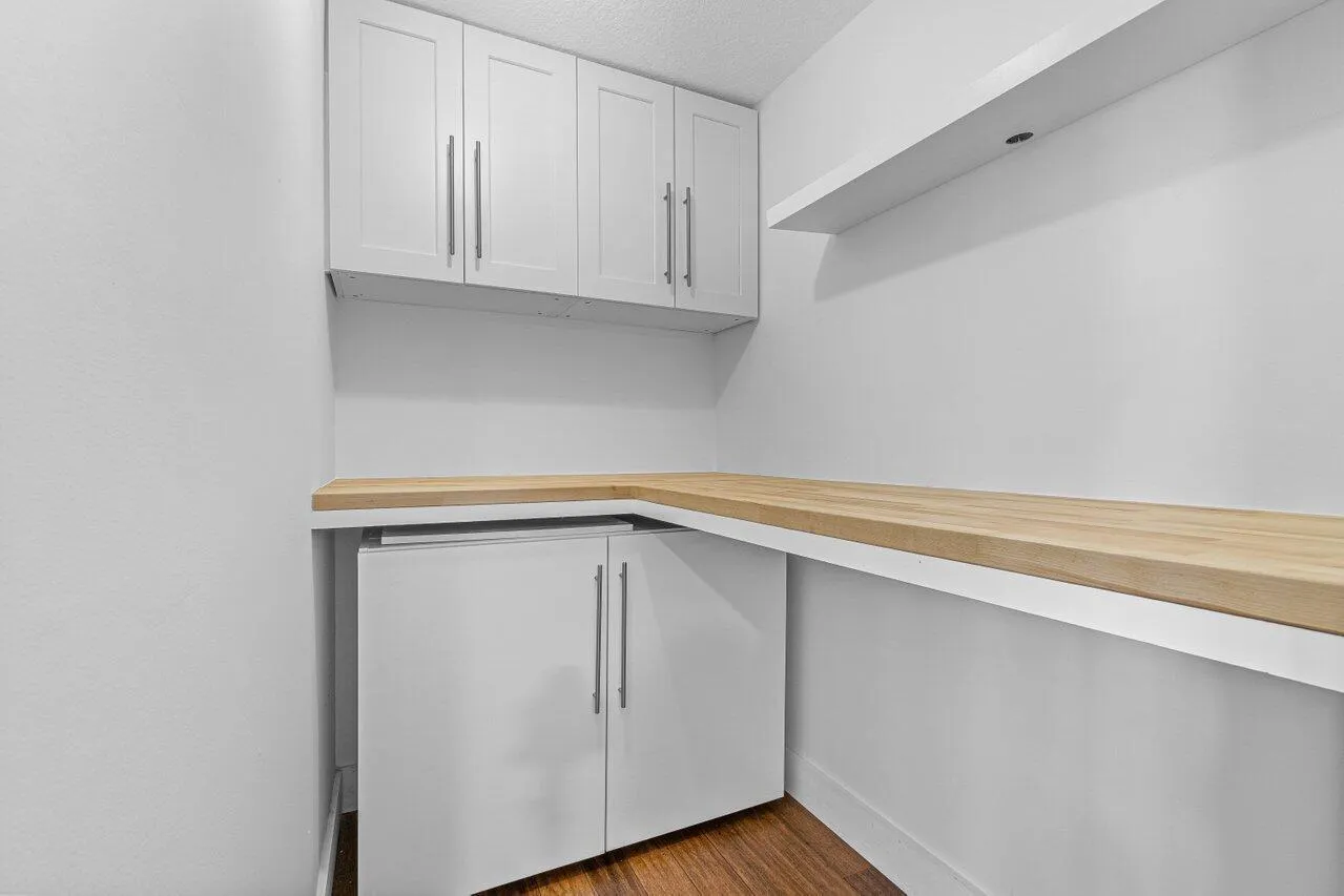GUEST BEDROOM CLOSET