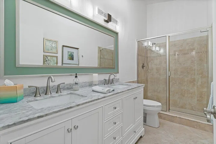 BEAUTIFUL UPDATED GUEST BATH