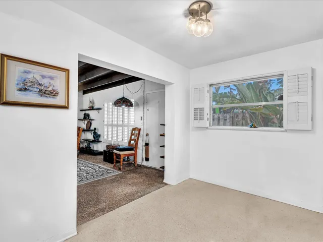 Kitchen dining area