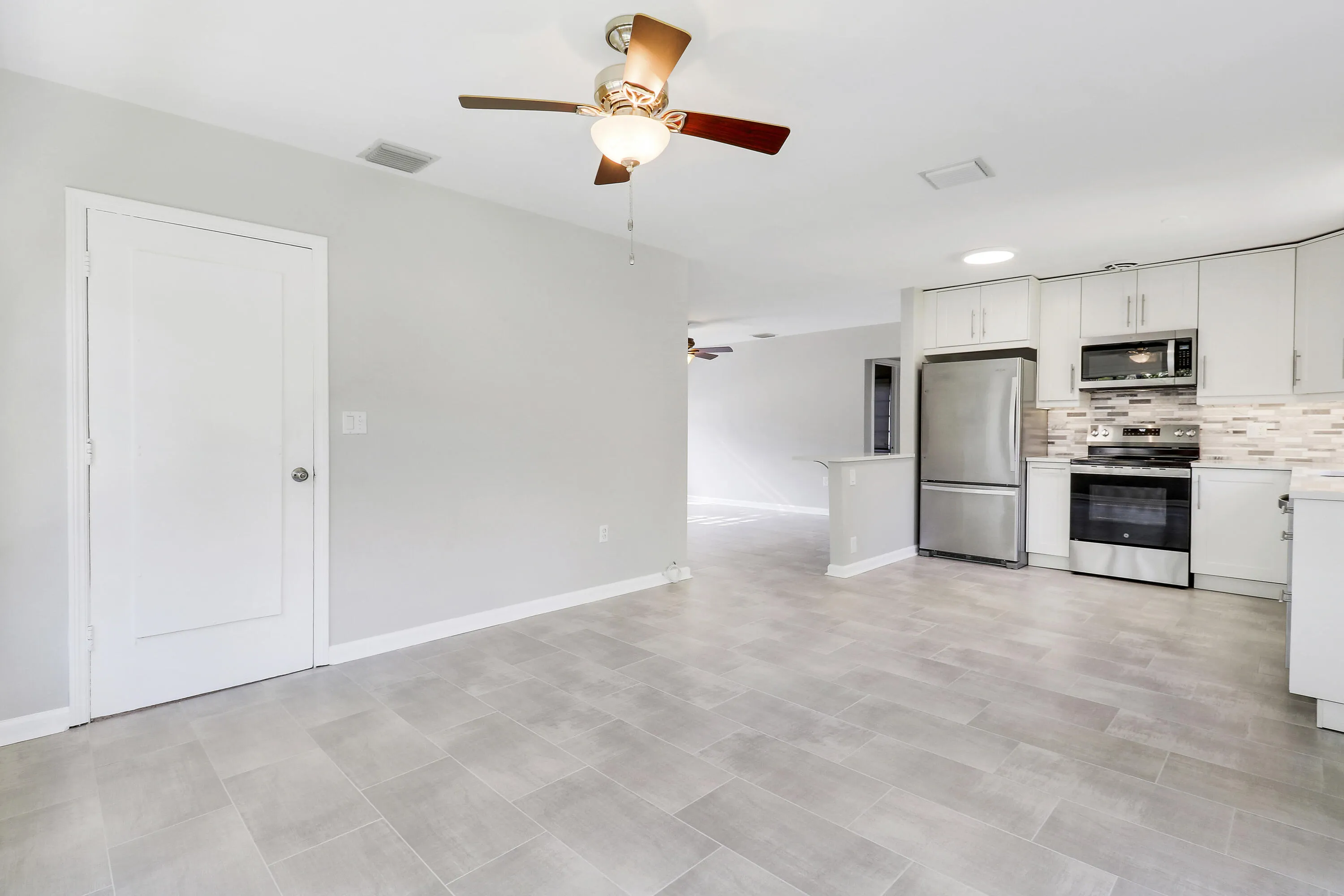 Kitchen & Dining