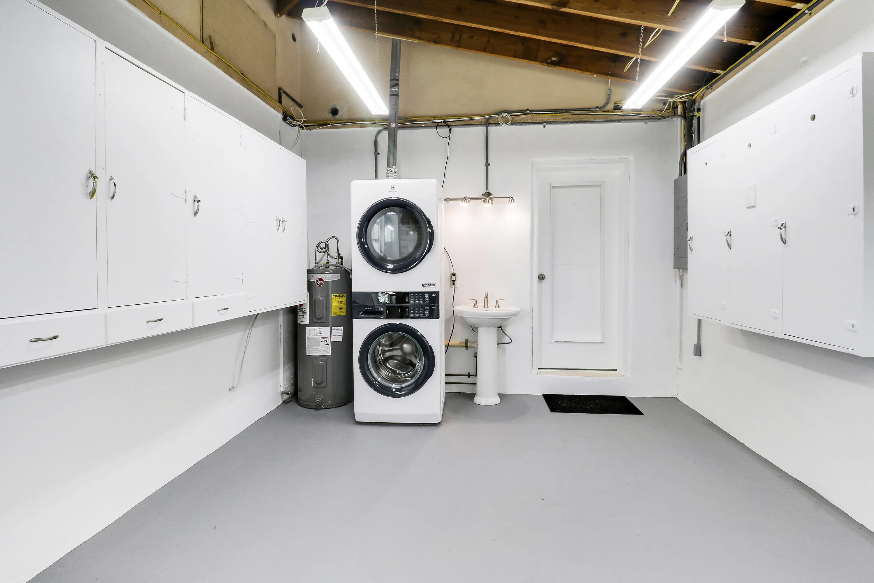A/C Garage