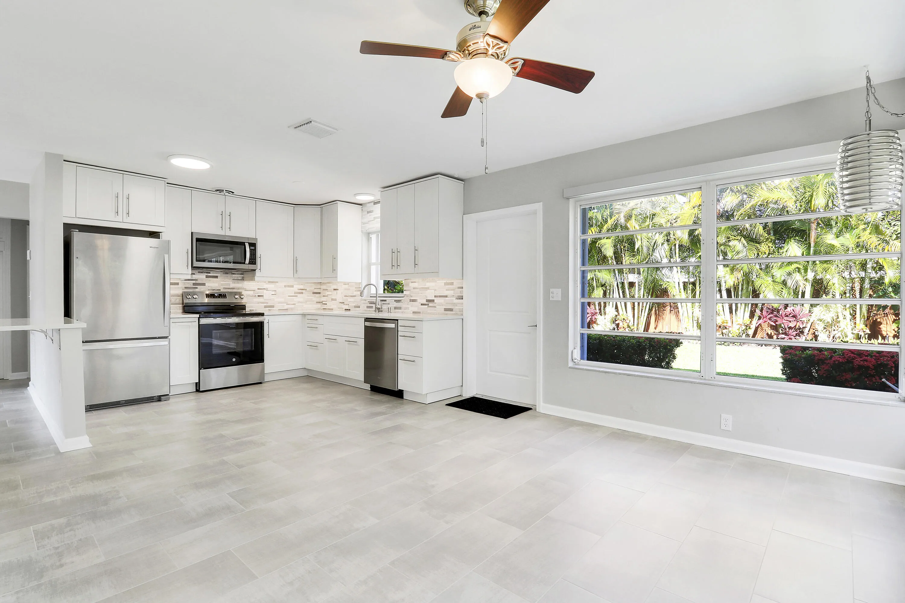 Dining & Kitchen