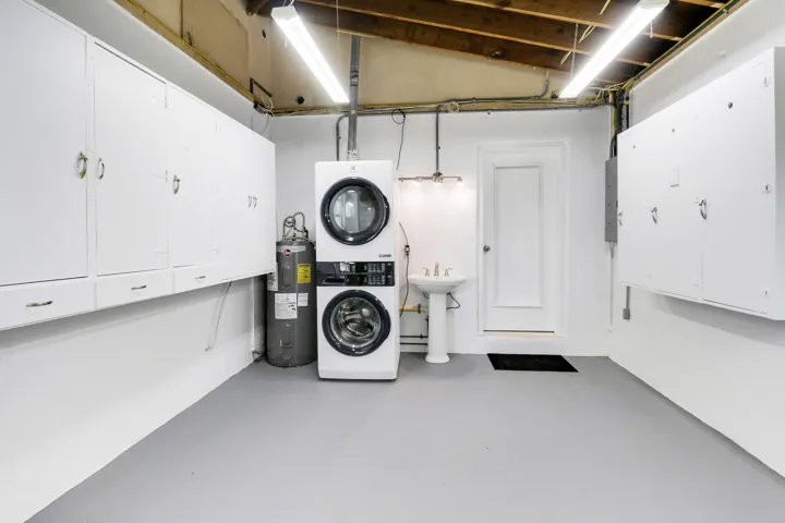A/C Garage