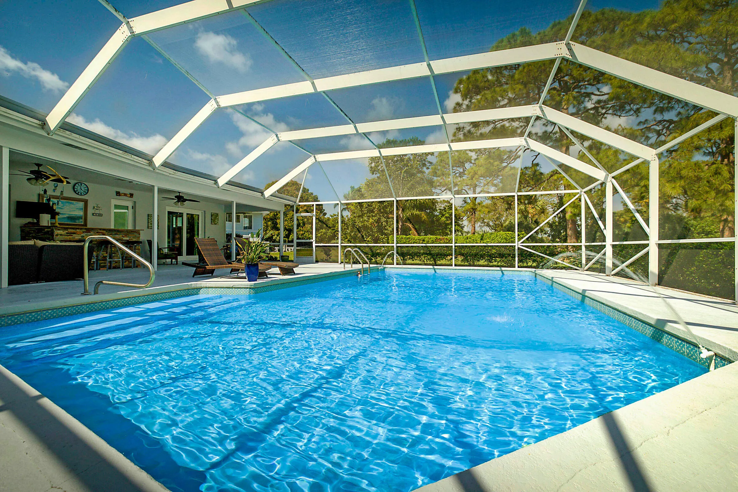 Large Pool and Screen enclosure