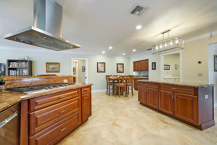 Island offers easy buffet style dining