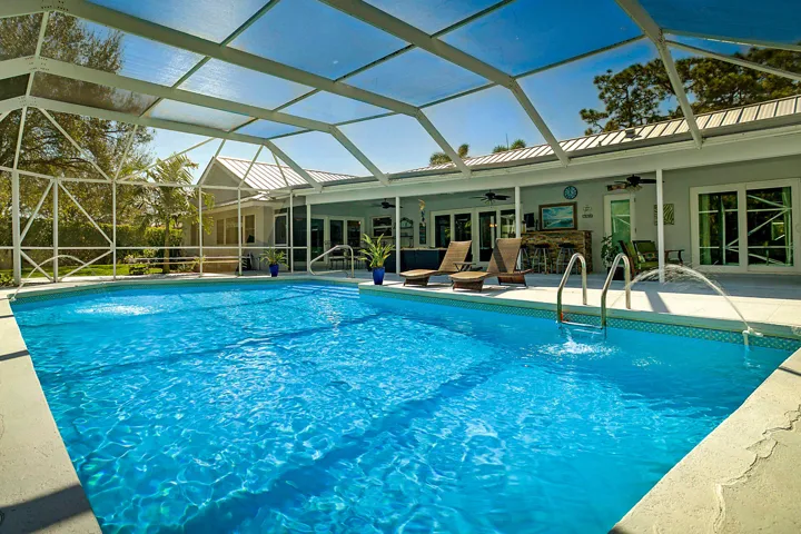 Pool & Screen Enclosure