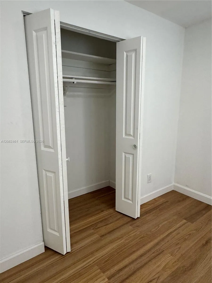Closet bedroom 3