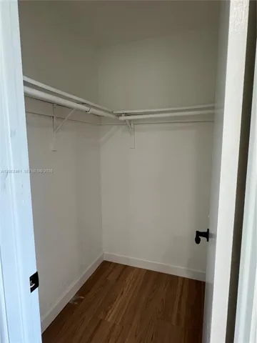 Walk in Closet Primary bedroom