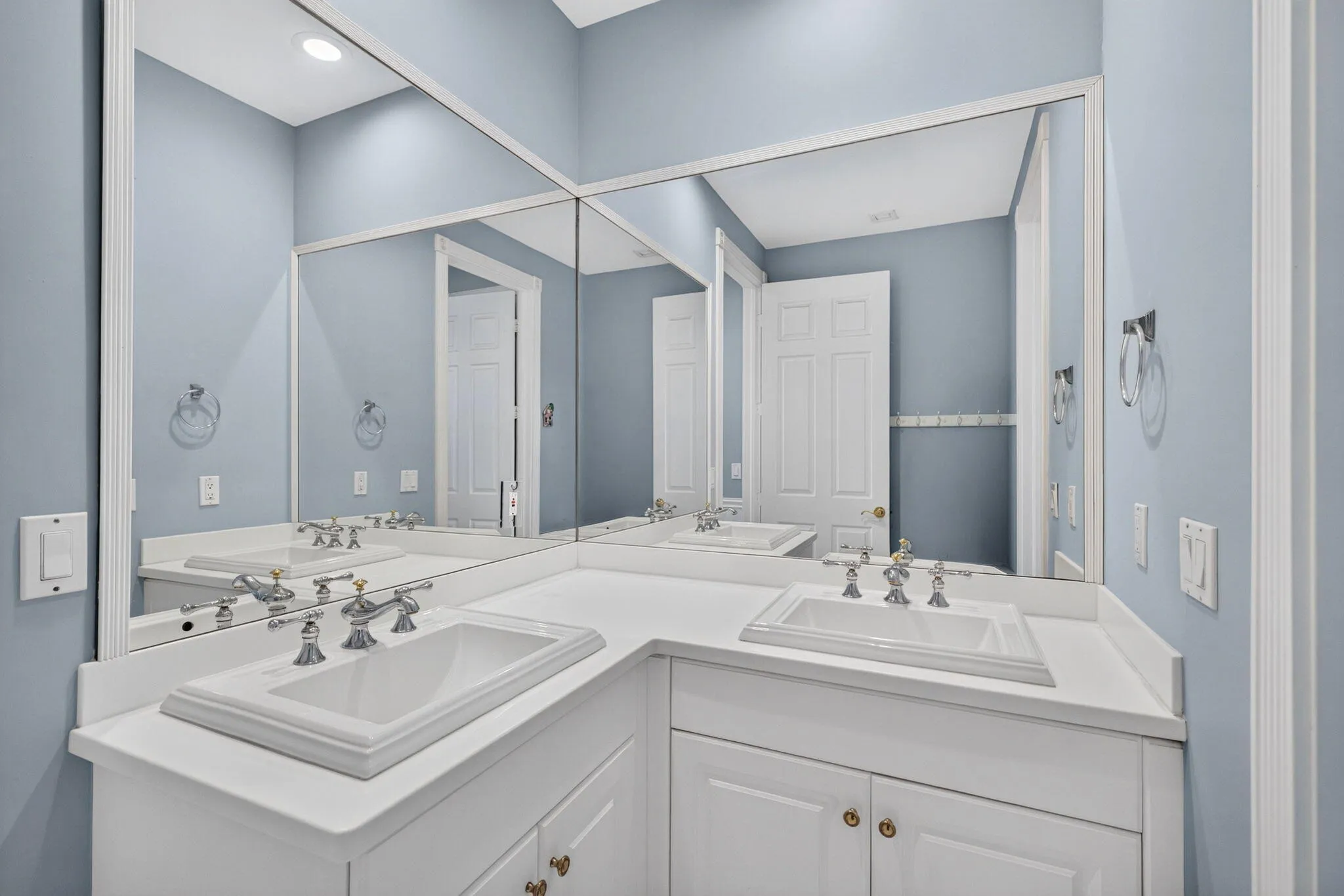 Dual sinks
