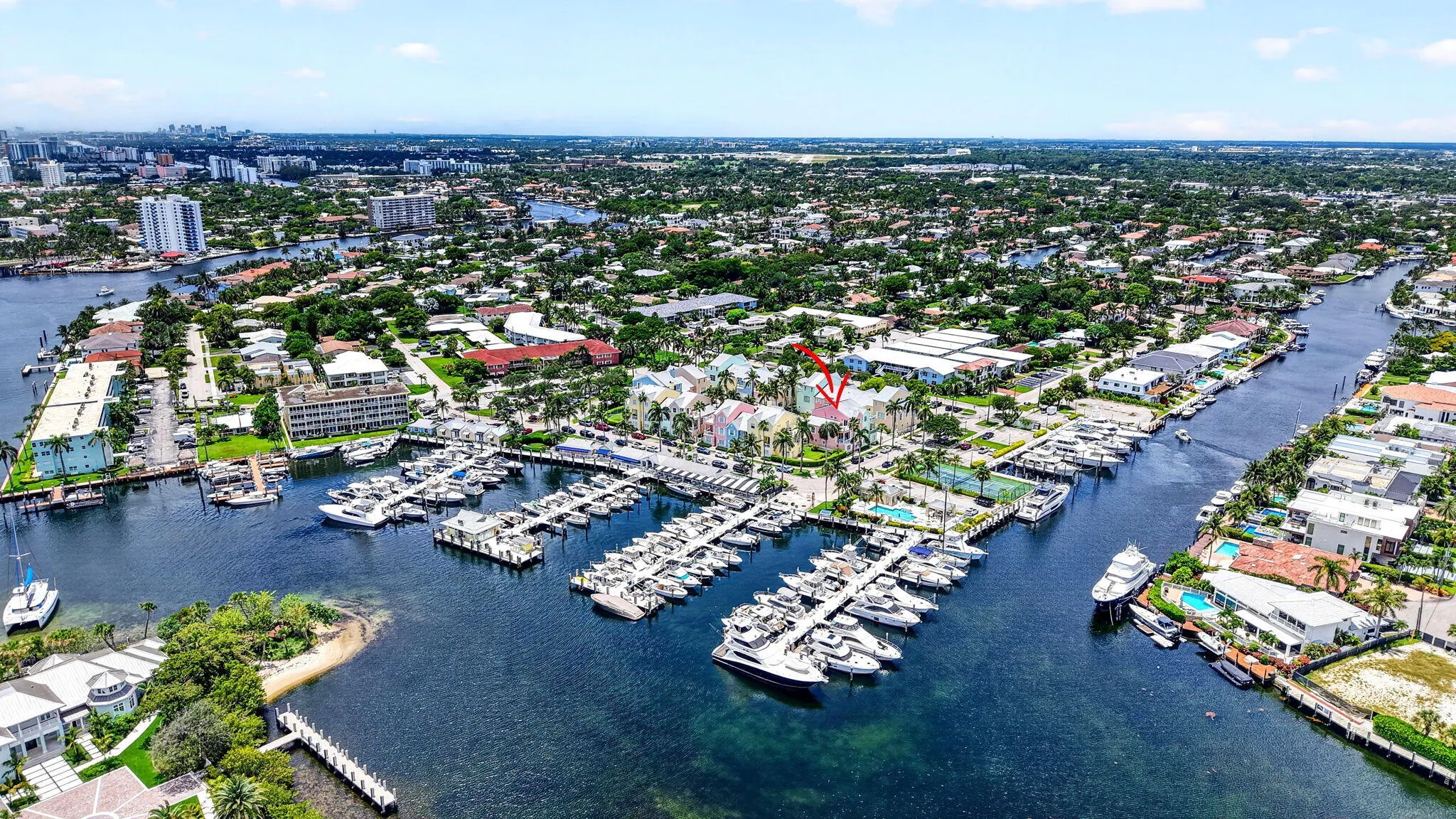 Minutes by boat to the Hillsboro Inlet