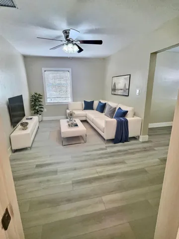IMG_2715-2 - Living Room - Modern - 22