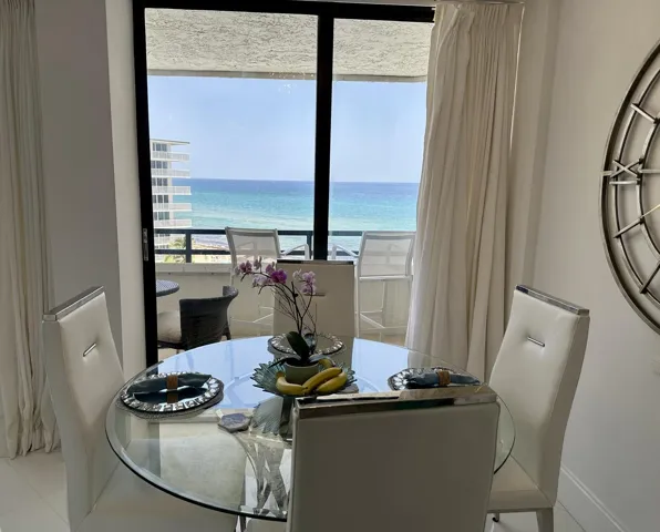 Dining2