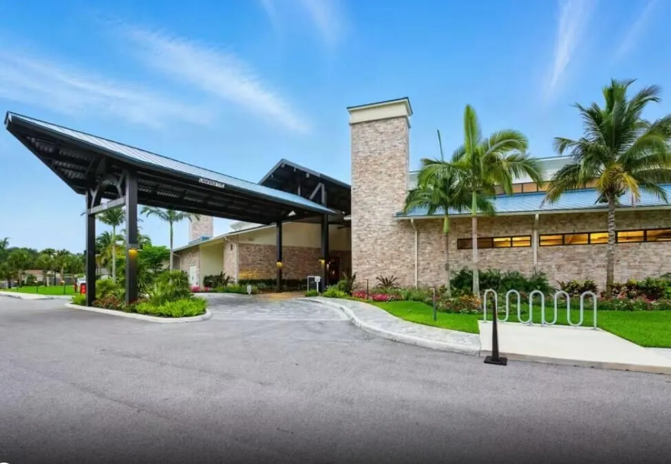 Clubhouse Entry