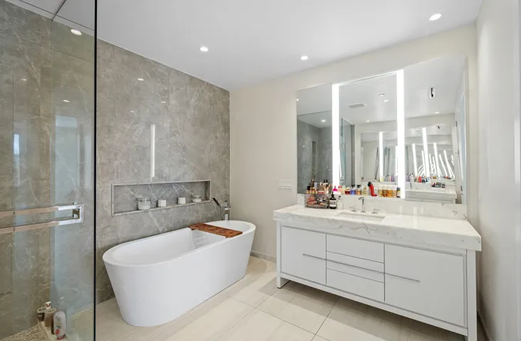 027-200SoutheastMiznerBoulevard-810-Boca