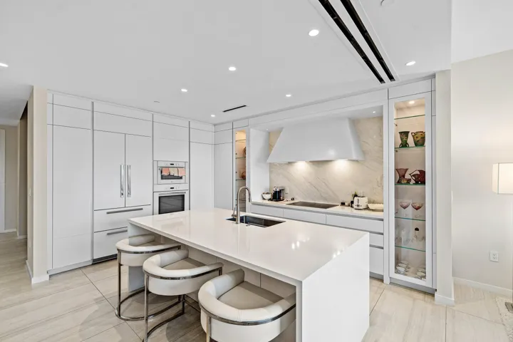 003-200SoutheastMiznerBoulevard-810-Boca