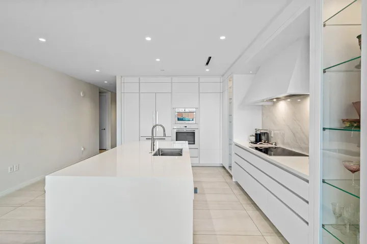 004-200SoutheastMiznerBoulevard-810-Boca