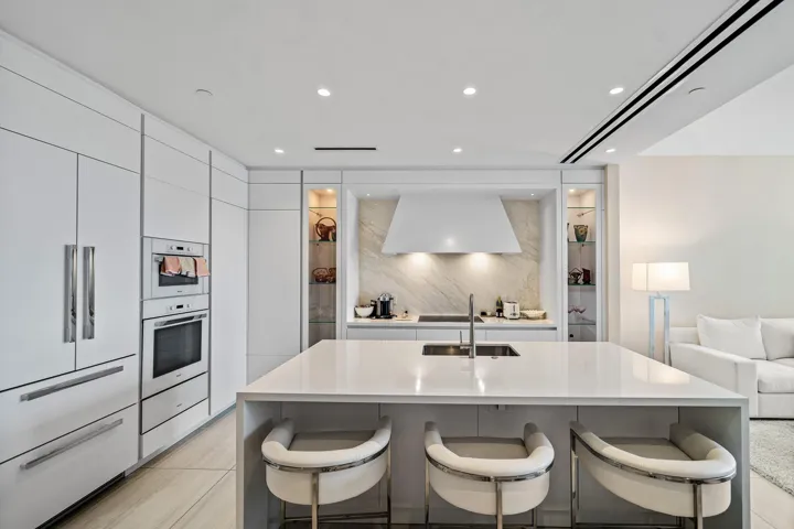 002-200SoutheastMiznerBoulevard-810-Boca