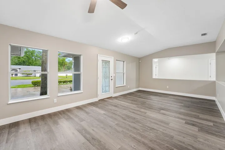 25-web-or-mls-Emerson Dr-S1307-006