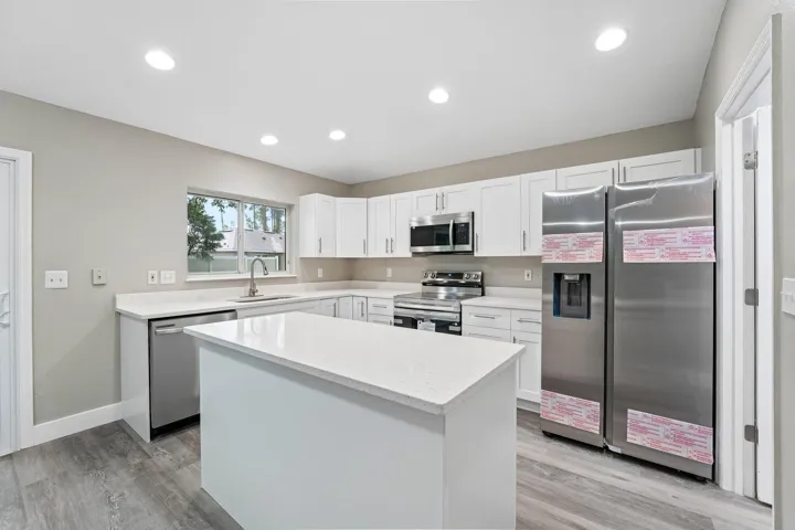 28-web-or-mls-Emerson Dr-S1307-009