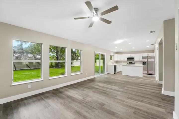 23-web-or-mls-Emerson Dr-S1307-004
