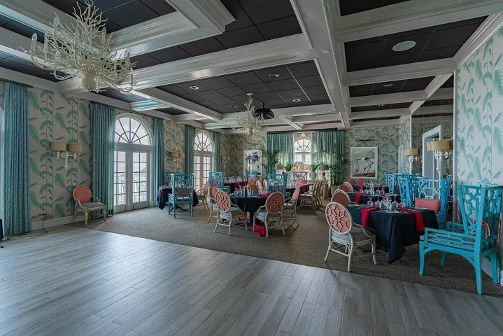 CLUBHOUSE
