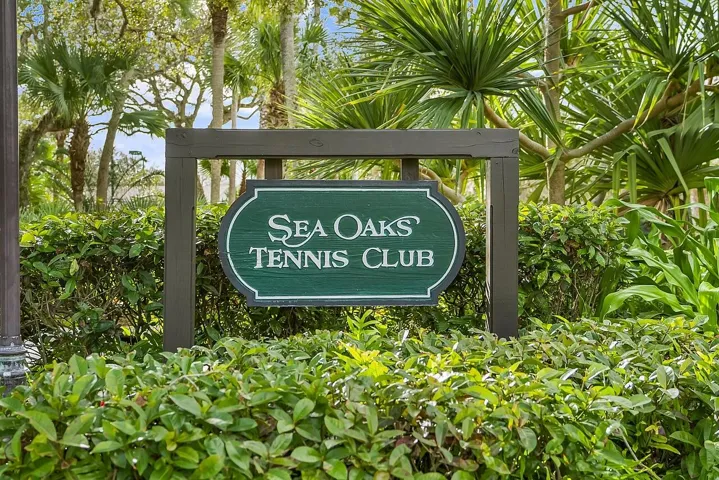 SOUGHT AFTER SEA OAKS PRIVATE TENNIS CLUB FULLY STAFFED