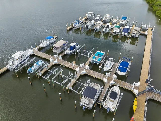 PRIVATE MARINA