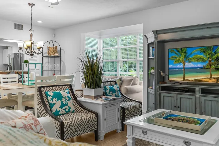1260-Palmetto-Ct-Apt-106-HigMedia-019-12