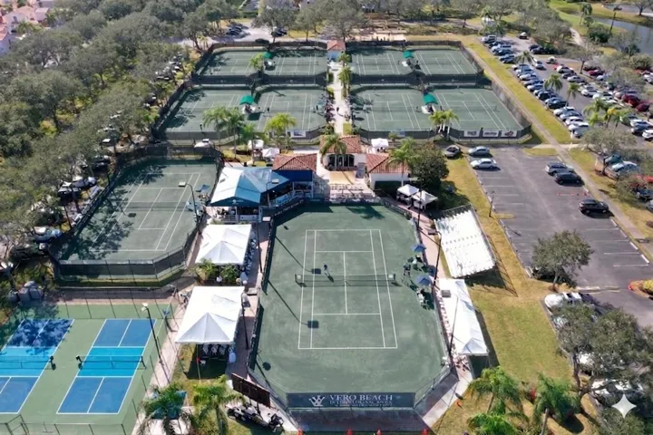 Experience world-class play at the Grand Harbor tennis center, which boasts ten championship-grade Har-Tru courts, including two stadium courts, plus additional pickleball courts for every skill level.