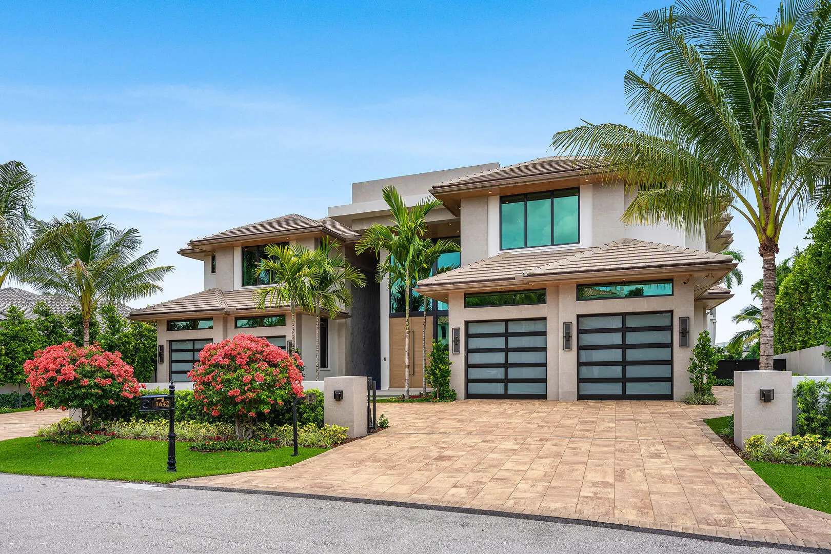 1642_Sabal_Palm_Drive_01
