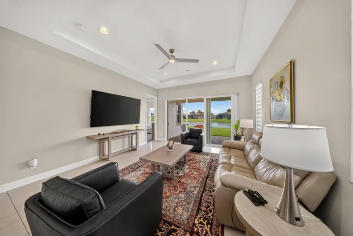View o living room to the backyard