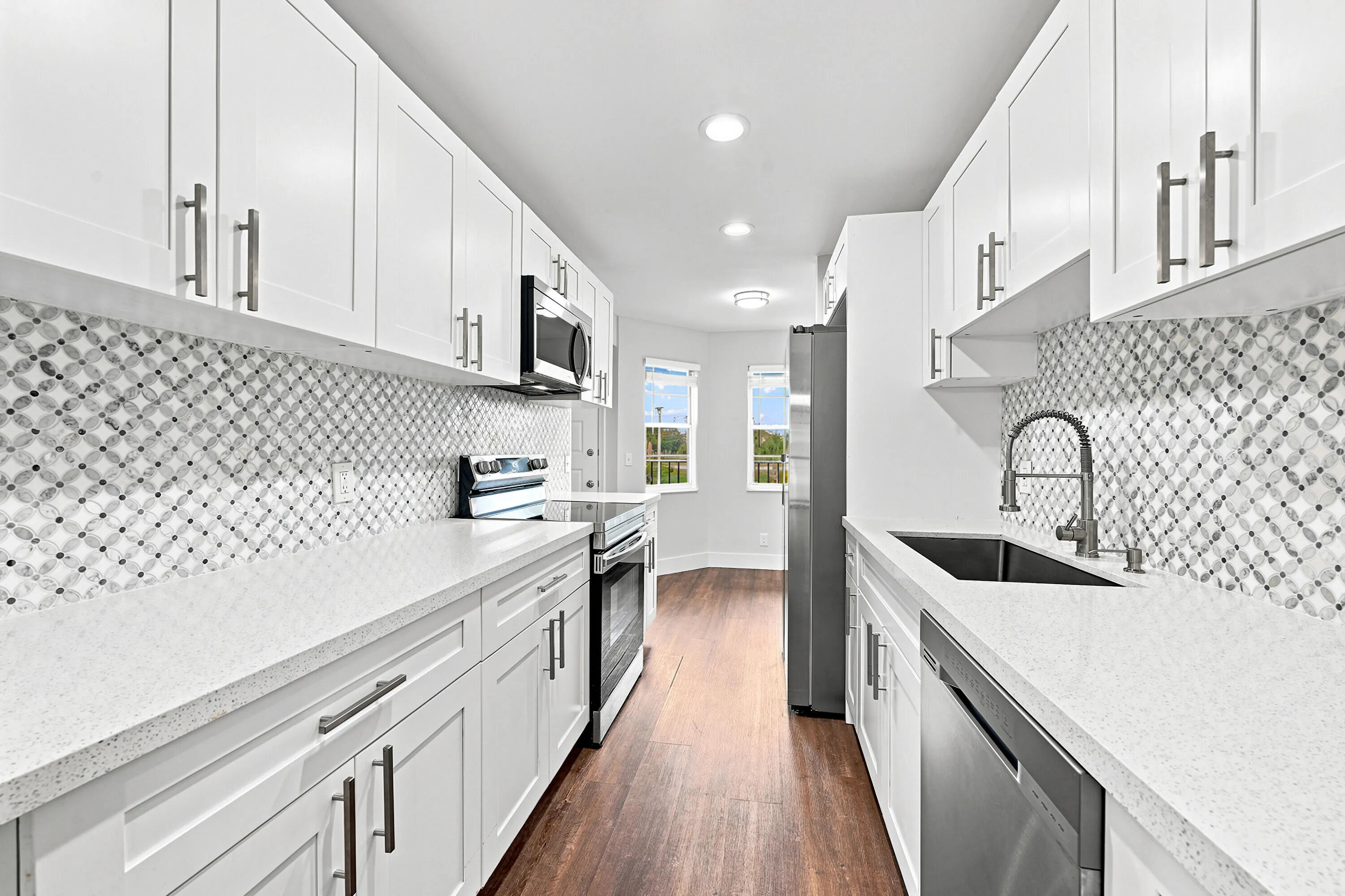 Kitchen & Breakfast Nook w/Water Views