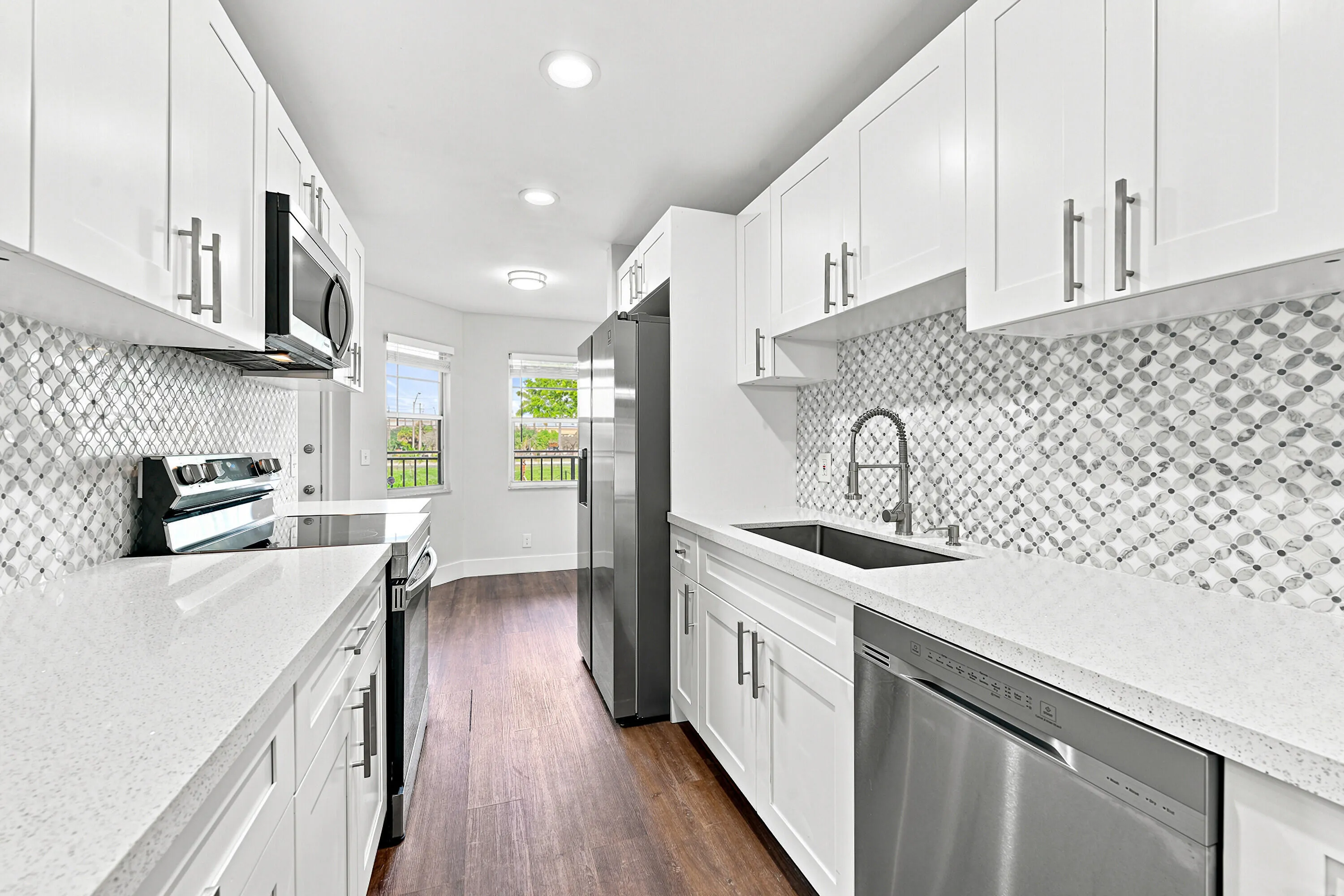 Kitchen & Breakfast Nook w/Water Views