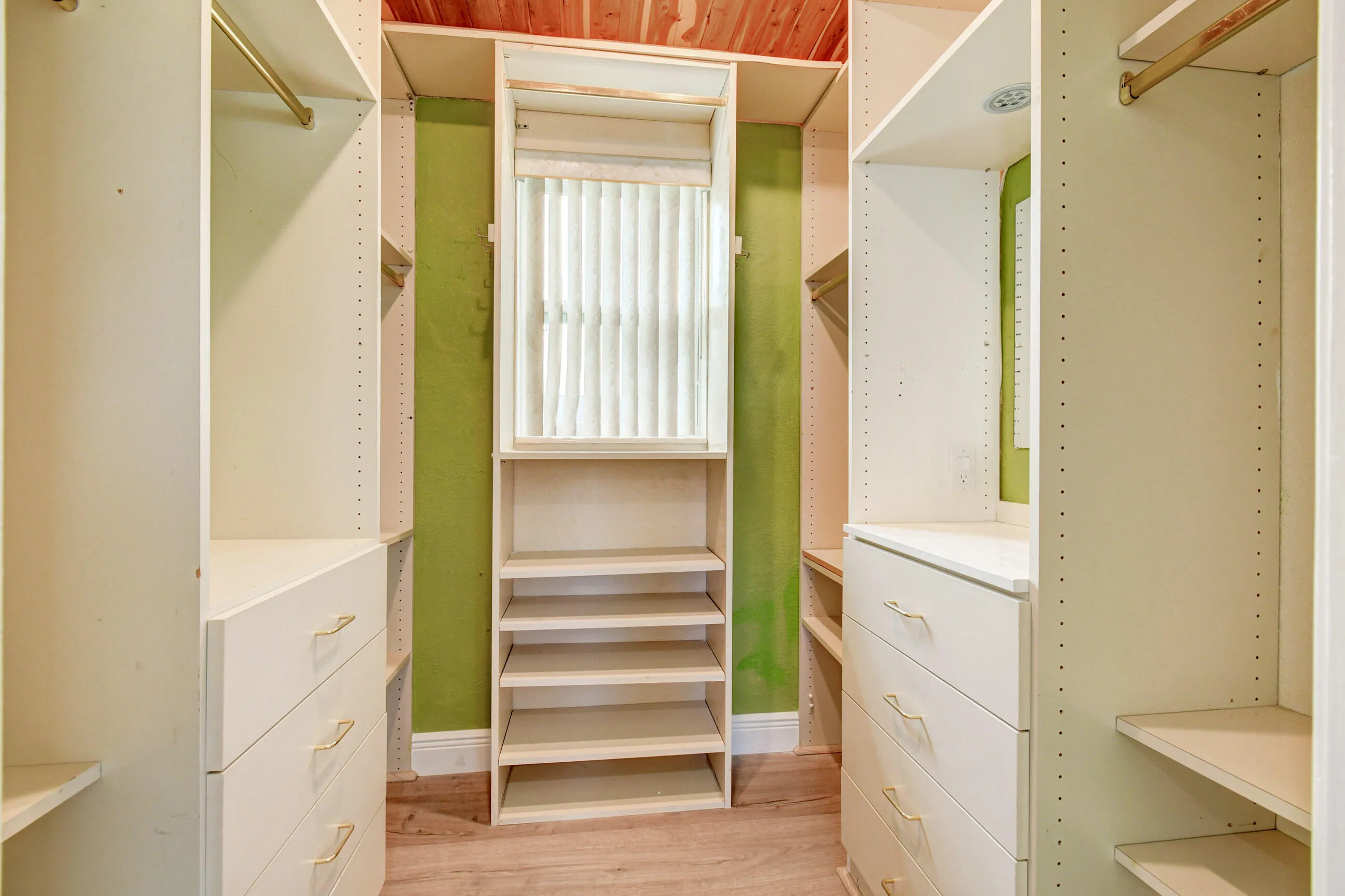Walk in Closet
