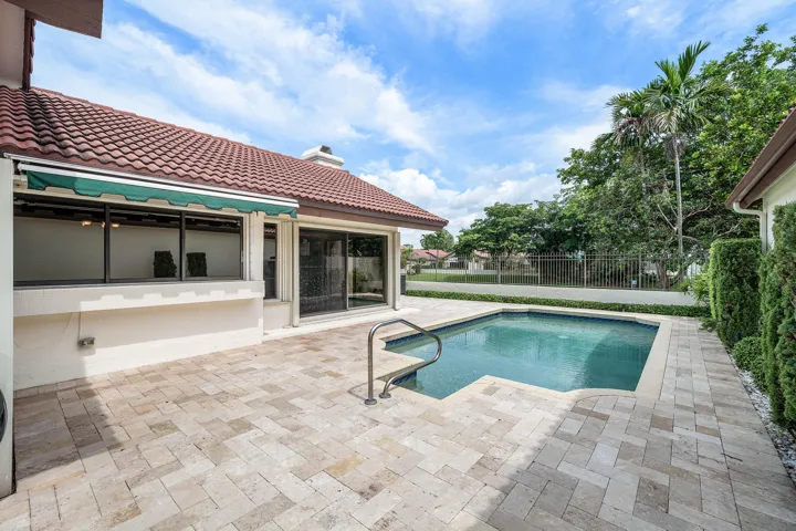 FABULOUS OUTSIDE OASIS