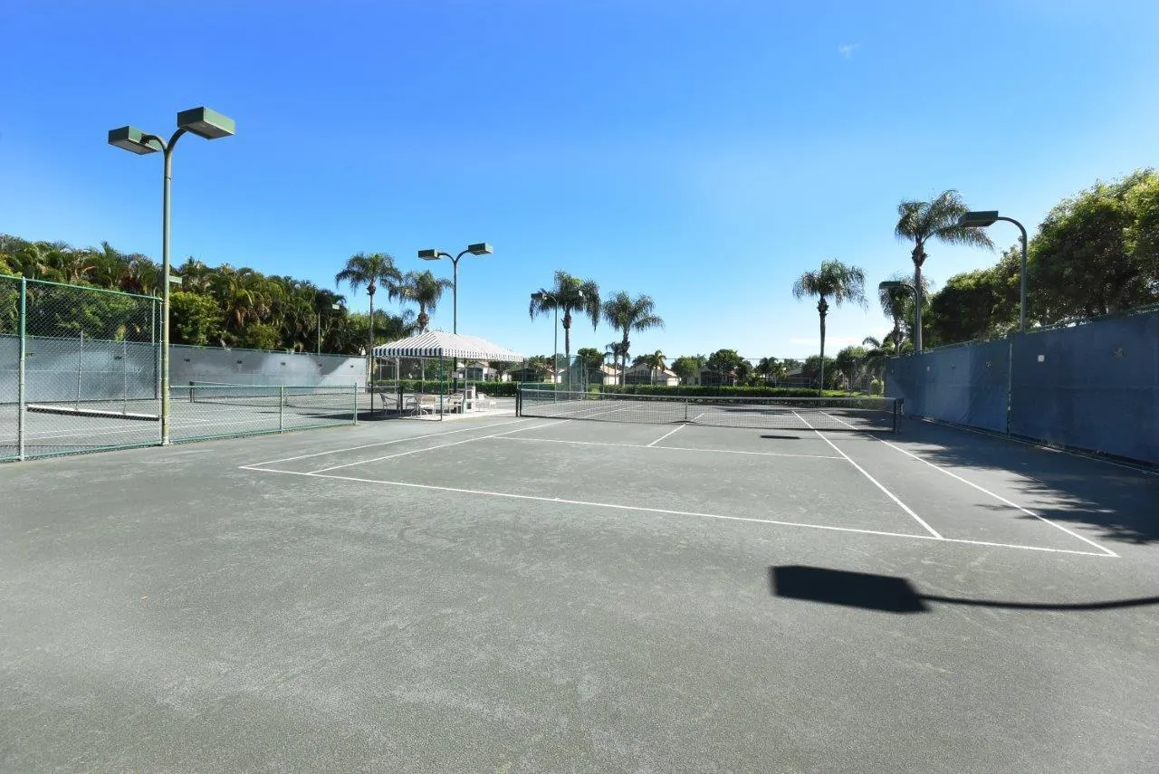 community tennis