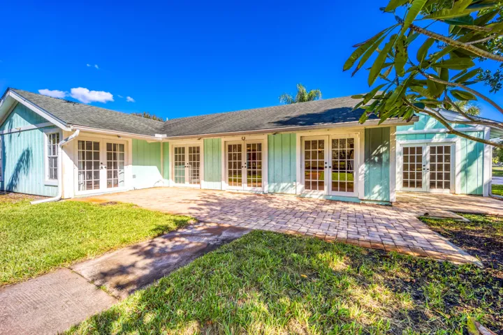 2232 SW Racquet Club Drive-25