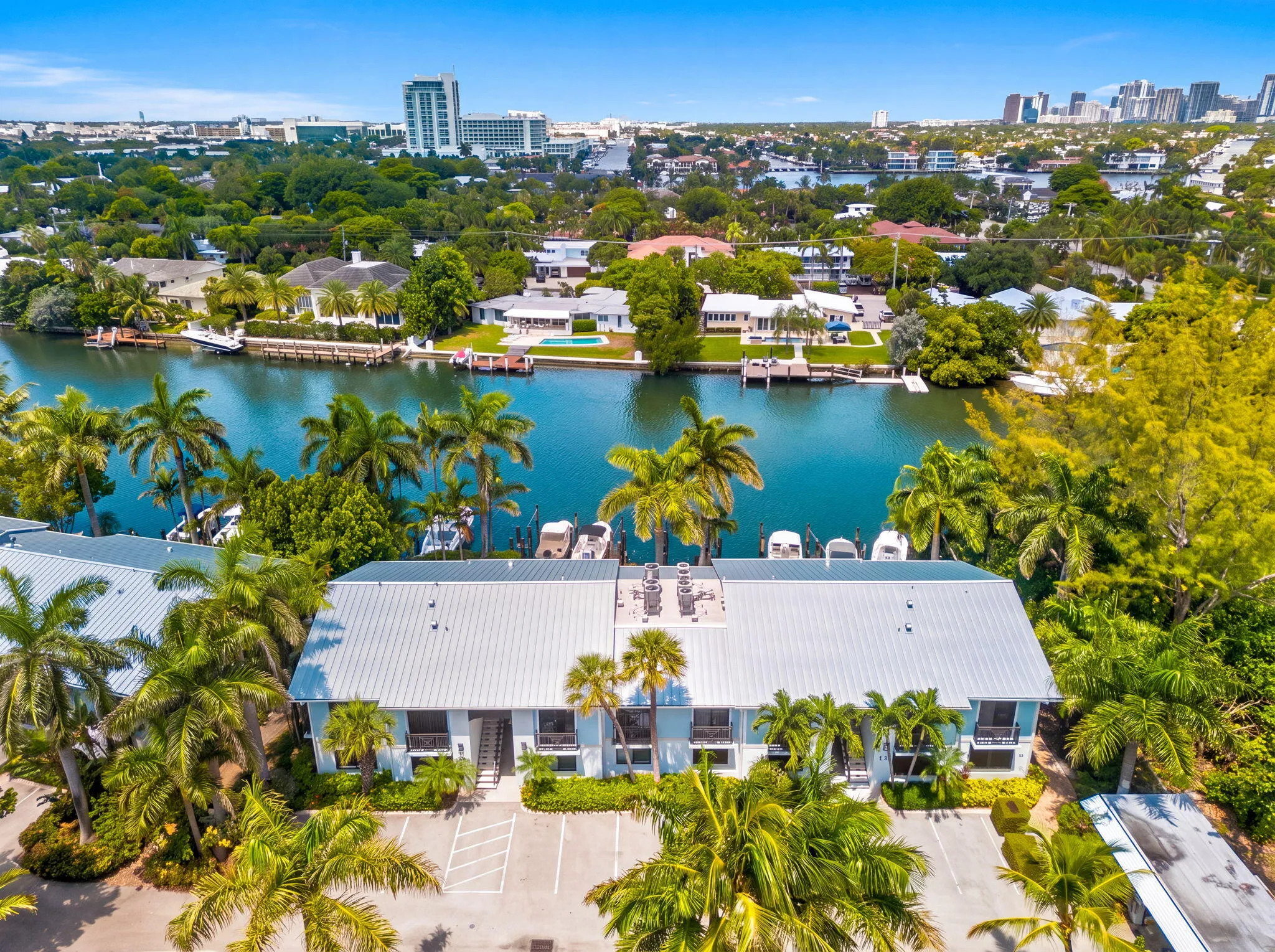 parking in front, intracoastal in back