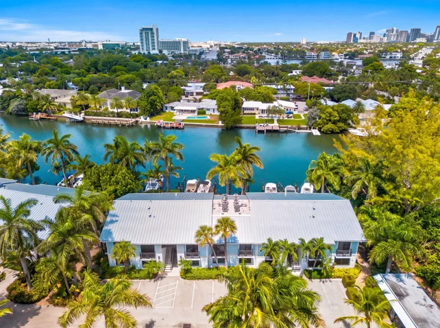 parking in front, intracoastal in back