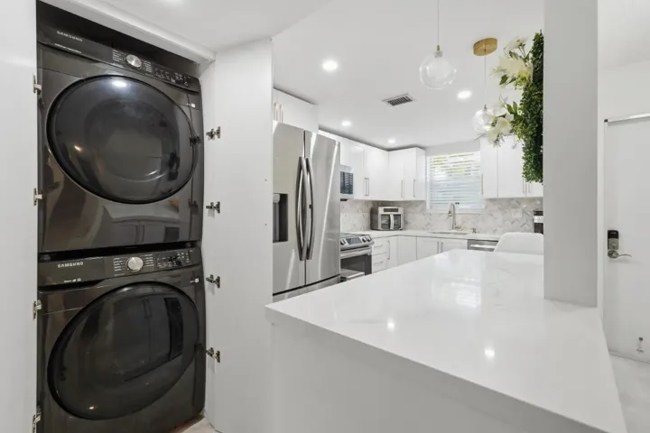 034_DSC06615_autoremove_50467372_MLS