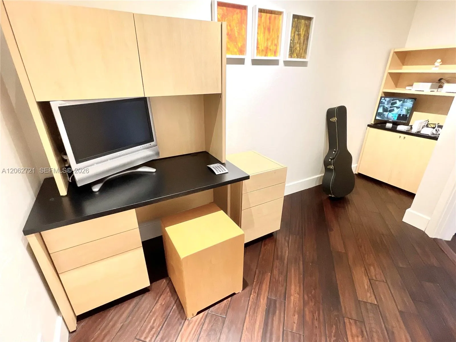 5th room office