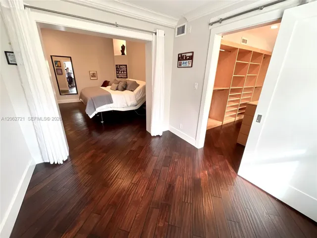 master sitting room