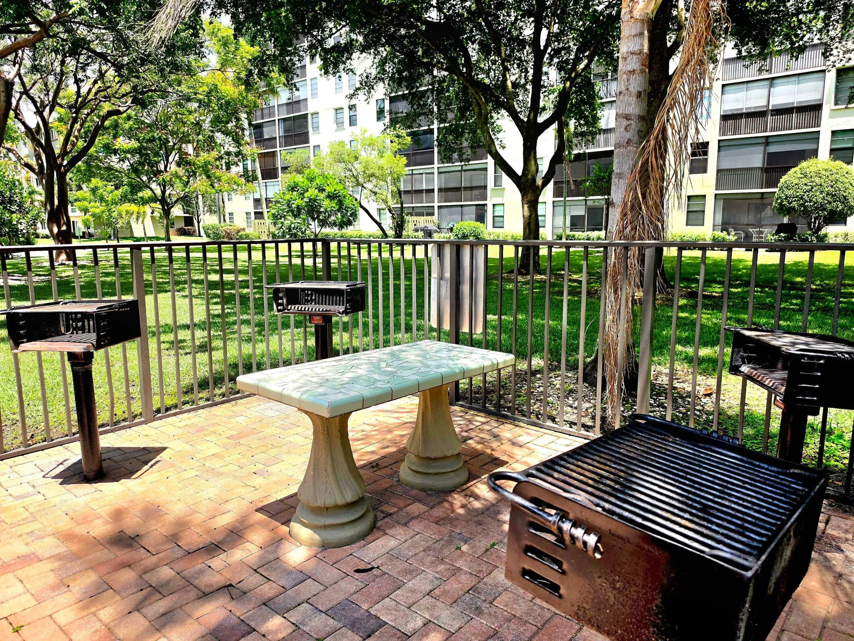GRILLING AREA FOR YOU AND YOUR GUEST