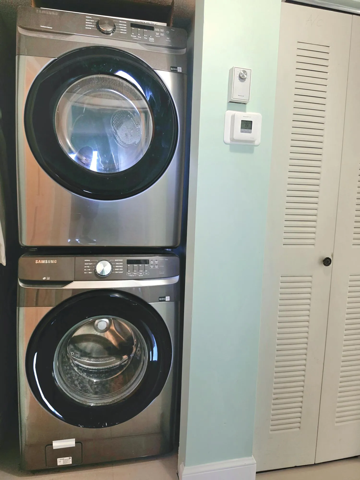 SAMSUNG WASHER & DRYER