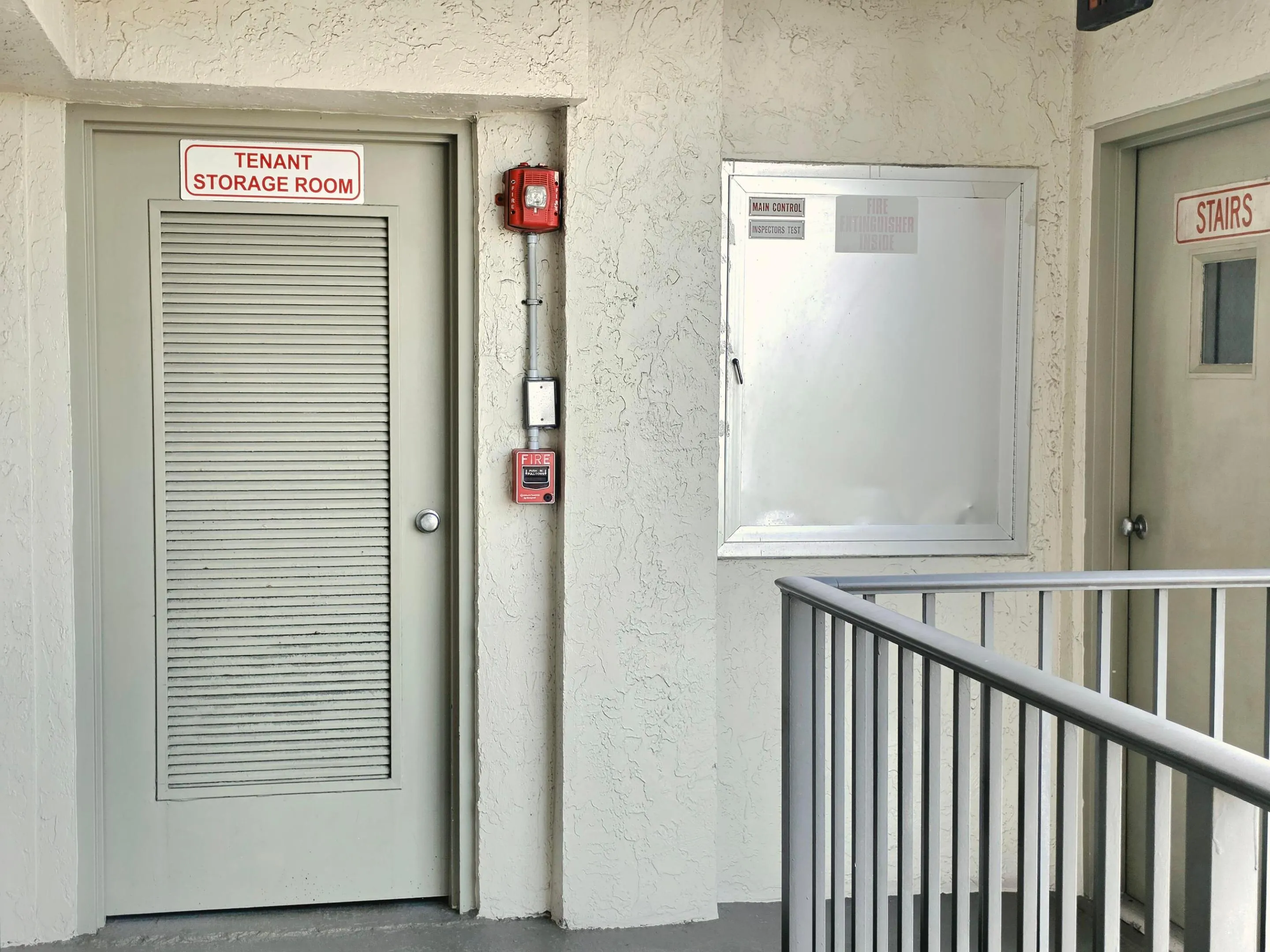 YOU EVEN HAVE EXTRA TENANT STORAGE ON THE SAME FLOOR IN CLOSE PROXIMITY